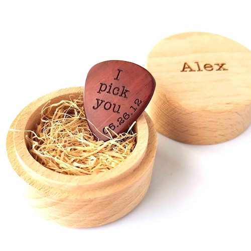 Personalized Custom Engraved Wood Guitar Pick Wooden Box / Wooden Plectrum Musician Valentine's day Gift Christmas gift