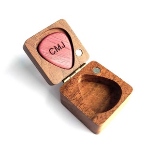 Personalized Custom Engraved Wood Guitar Pick / Wooden Plectrum Musician Valentines Day Gift Christmas Gift Wooden Box For gurtar player image 2