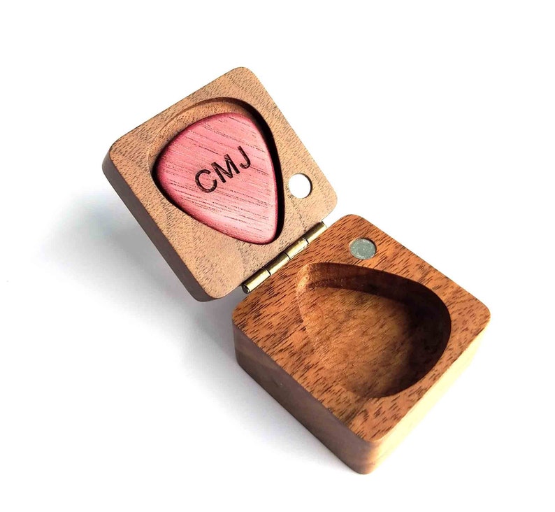 Personalizado grabado madera Guitarra Pick / Púa de madera Músico Regalo de San Valentín Regalo de Navidad Caja de madera para jugador de gurtar imagen 2