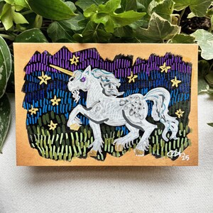 Unicórnio Saltitante | Cartão de Saudações de Arte Popular em Guache Pintado à Mão