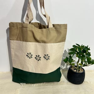 Gestickte Tragetasche, Wildblume Tragetasche, große Tragetasche, 11L Tri-Color Tote Bag, Hochzeitstasche, Brautjungfern Geschenke