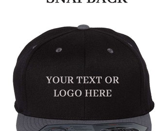 Boné Flexfit Flatbill Snapback com logotipo personalizado bordado