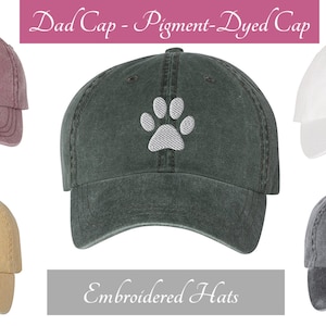 Puede incluir: Cinco gorras de papá bordadas en diferentes colores con varios diseños. Las gorras están hechas de un material suave y cómodo y son perfectas para el uso diario. Los diseños incluyen una sirena, una huella de pata, un gato, una palmera y una rosa.