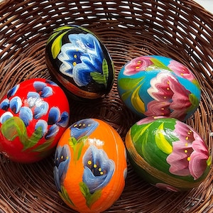 hand painted egg,Set of 3 Wooden Easter Eggs Easter Garland Easter Gift UKRAINE traditional pysanka ,original easter eggs,easter decor