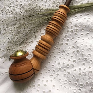 Wooden tobacco pipe,