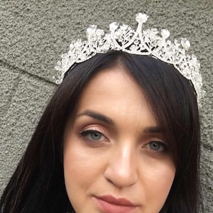 Bridal Tiara,Pearl Tiara,Pearl Bridal Crown,Pearl Wedding Hair Accessory,Wedding Headpiece,halo headpiece,Silver Tiara