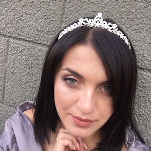 Bridal Tiara,Pearl Tiara,Small Bridal Tiara,Pearl Wedding Tiara,Pearl Wedding Hair Accessory,Wedding Headpiece,Bridal Hairpiece,Silver Tiara