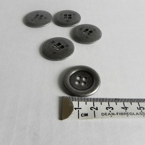 5, 4 boutons gris acier image 3