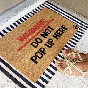 Warnung Nicht Pop Up MAT | lustige Fußmatte | Einweihungsgeschenk | Introvertiert| Habt ihr zuerst genannt