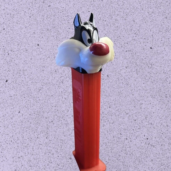 Vintage 1995 Pez Dispenser Sylvester The Cat Red Stem feet Slovenia Looney Tunes