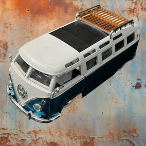 フォルクスワーゲン バス JADA TOYS BTK 1962 VW BUS 1/24