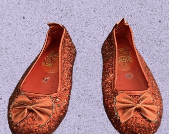 Vintage Wizard of Oz Deluxe Dorothy Ruby Slippers 1997 Collectible