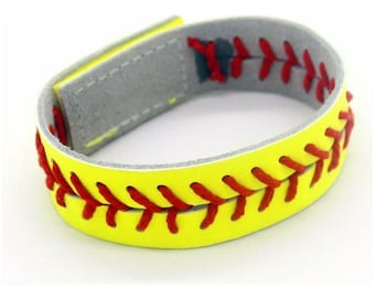 Softball Bracelet – Team Gifts for Players, Coaches, and Fans
