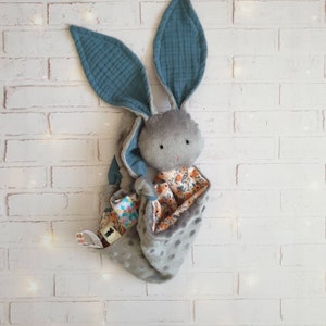 Couverture de sécurité personnalisée, doudou, cadeau bébé, bébé fille, lovey, doudou, minky doux, couette de lapin, lapin adorable, jouet sensoriel, oreille de lapin