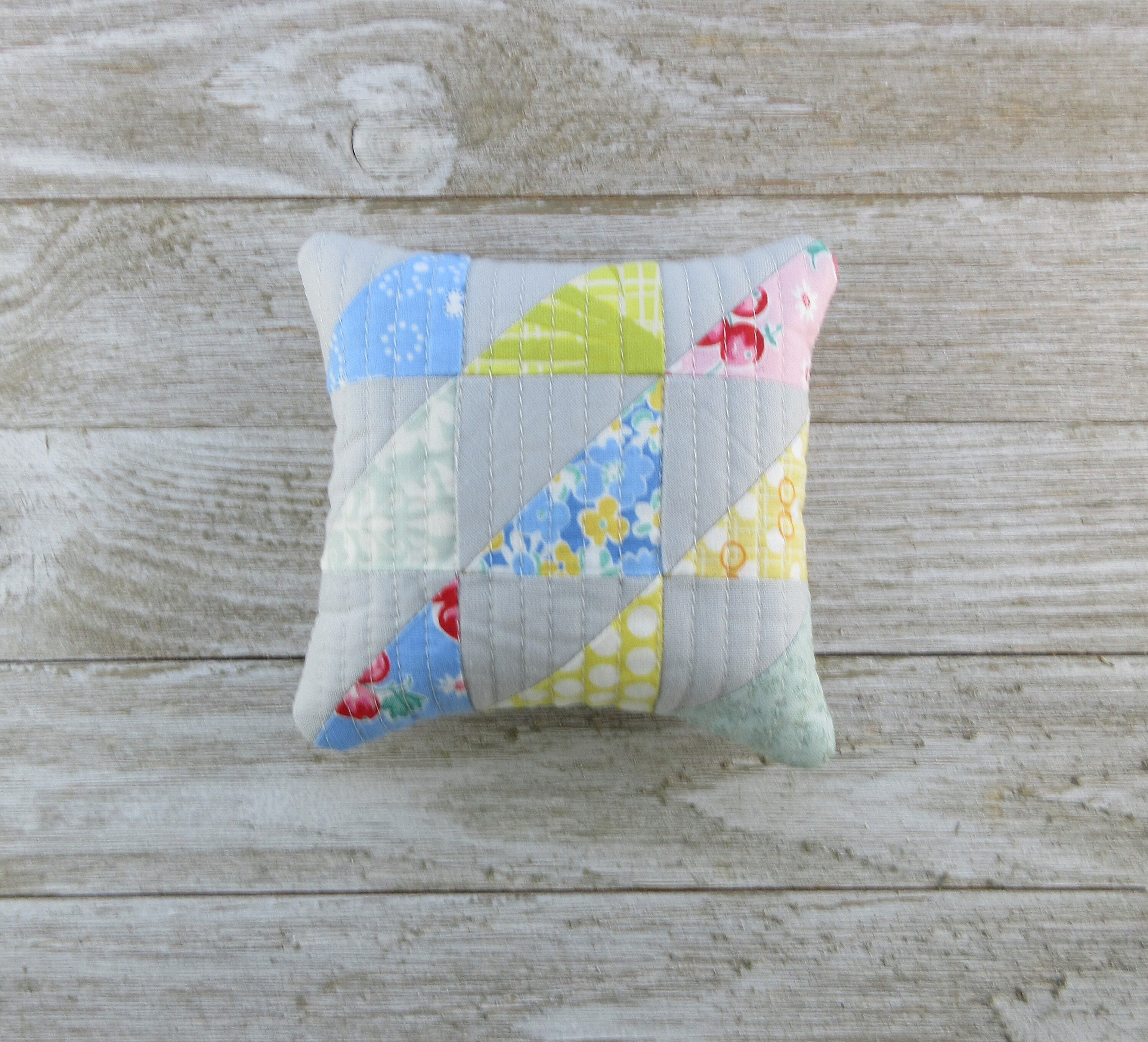 Scrappy Pincushion That Also Holds Fabric Clips – Sewing Tutorial – Sewing