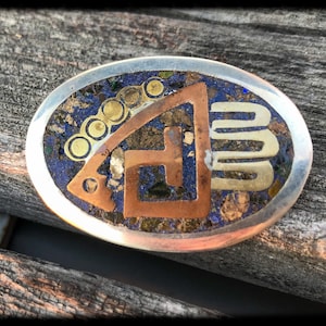 ヴィンテージの抽象的なミッドセンチュリー メキシカン ブローチ/ペンダント コンボ。混合金属、インレイ、刻印 - 美しい。