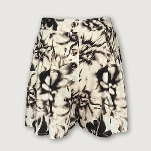 Abstract Floral Pleated Shorts – Lightweight Linen-Look Summer Shorts – Casual Chic High-Waisted Shorts