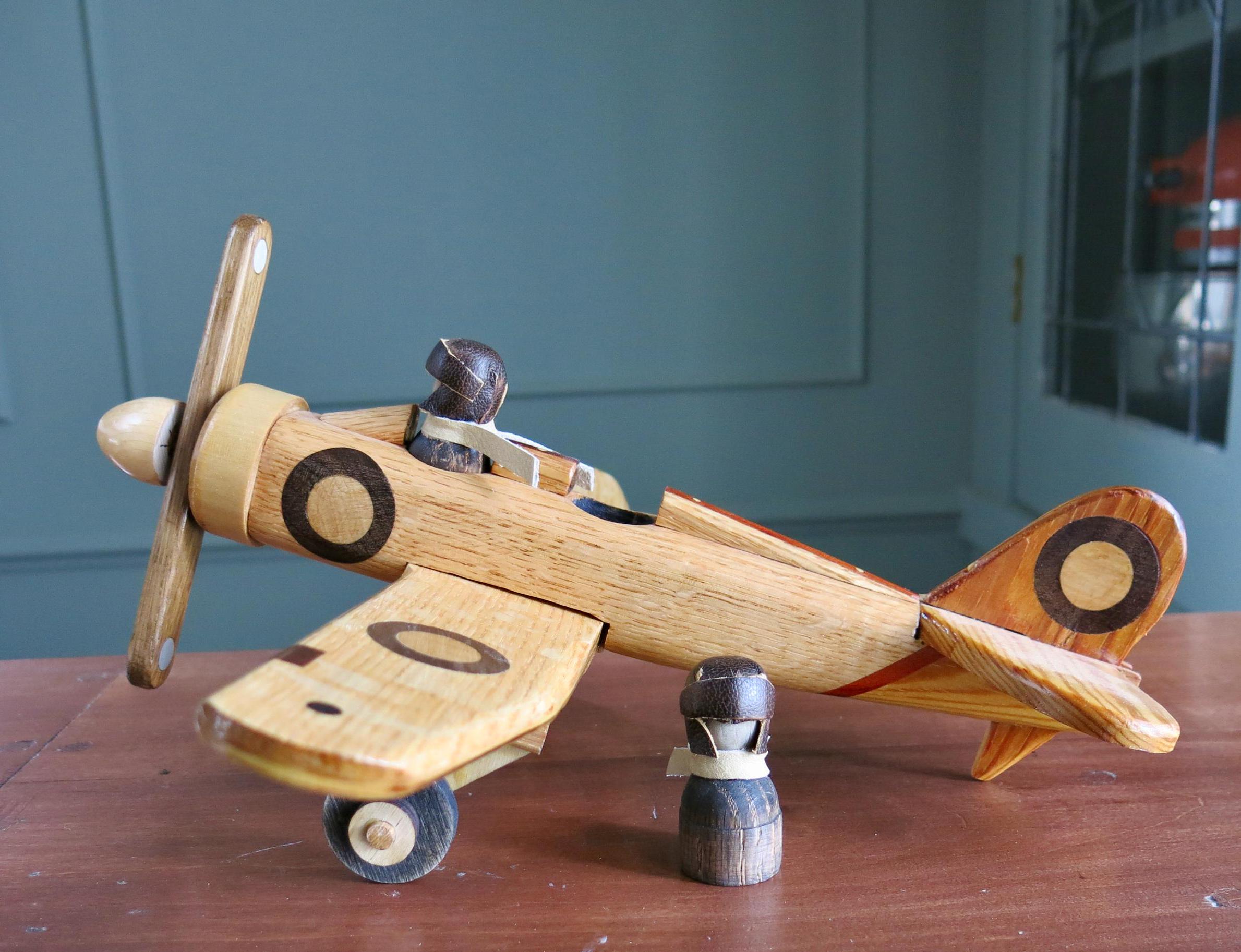 Jouet avion en bois fait main : cadeau héritage personnalisé pour enfant - Canada