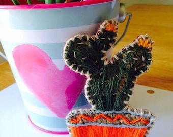 Embroidered Brooch/Cactus pin hand embroidered/cactus/brooch embroidered/embroidered/ARA embroidered/embroidery/pin/pines/Embroidered pins/