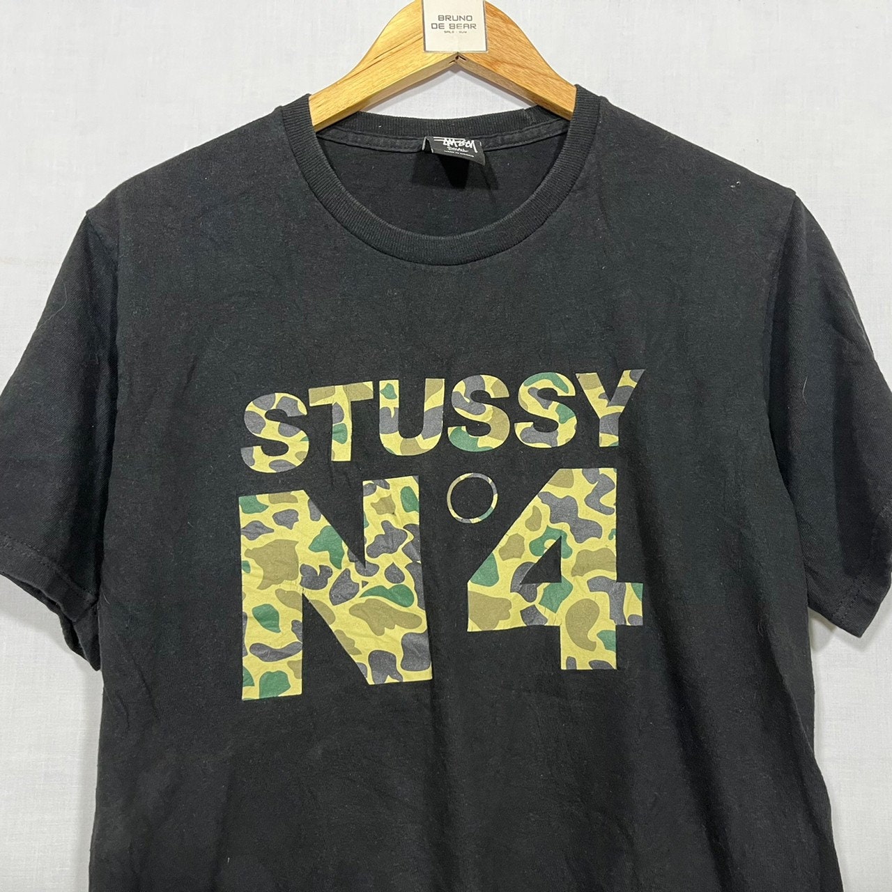 Stüssy LV N4 Graphic Tee - Medium – Holsales