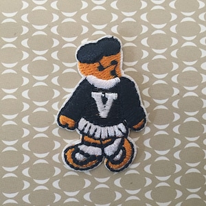 Bear Embroidered Iron On Patch, little bear sewing patch, bear patch, cartoon patch, winnie bear