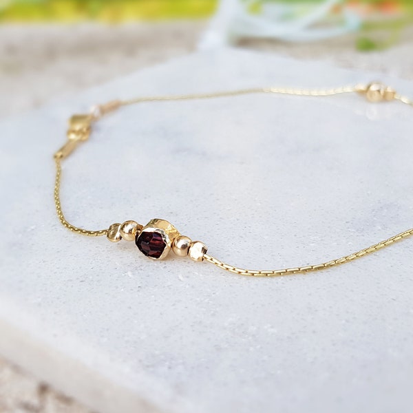 Dainty Anklet,Beach Anklet,14k Gold Anklet,Garnet Bead Anklet,Garnet Jewelry,Red Anklet Bracelet,Birthstone Bracelet,Delicate Bracelet