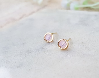 14k Gold Rosenquarz Ohrstecker, Rosenquarz Ohrringe, Rosa Edelstein Ohrstecker, Gold Edelstein Ohrstecker, Hellrosa Ohrstecker, Rosenquarz Edelstein, Minimalistisch