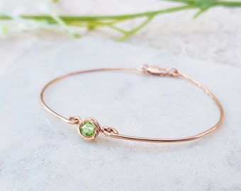 August Birthstone Bracelet,Peridot Bracelet,Tiny Green Stone Bracelet,Birthstone Jewelry,Gift for Her,August Birthstone,Minimalist Jewelry