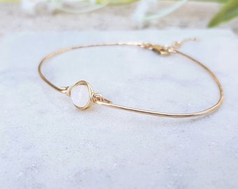 Dainty Moonstone Bracelet,Minimalist Bracelet,Dainty White Bracelet,14k Gold Filled Bracelet,Delicate Jewelry,June Bracelet,Moonstone Stone