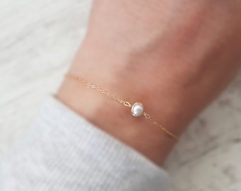 Delicate Beaded Bracelet,Simple Pearl Bracelet,Wedding Jewelry,Layering Bracelet,Dainty Gold Bracelet,Natural Pearl,14k Gold Pearl Bracelet