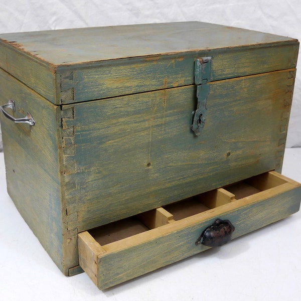 ancienne caisse coffre outils a tiroir en bois