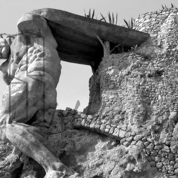 Rocky Rugged Monterosso Neptune Sculpture Cinque Terre Riviera Stone Beach Italy Print Foto Zwart&Wit Foto WallArt Spiaggia Scultura