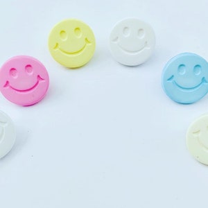 Plastic Smiley Face, 6 Cute Happy Face Buttons, Sewing, Crochet, Knitting, Scrapbooks, Craft, Children’s Buttons, Baby Buttons, 15mm