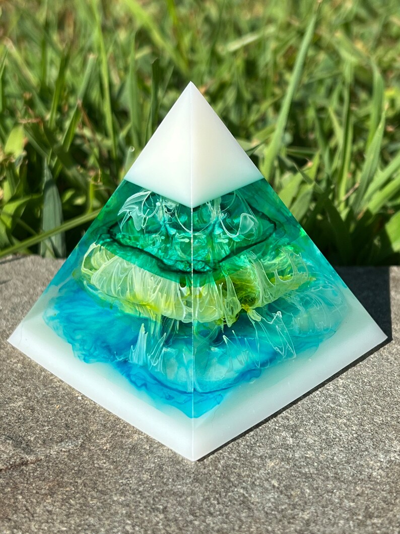 Ink Drop Resin Pyramid - Etsy