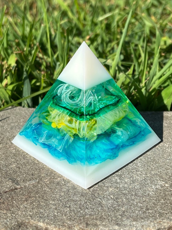 Ink Drop Resin Pyramid - Etsy