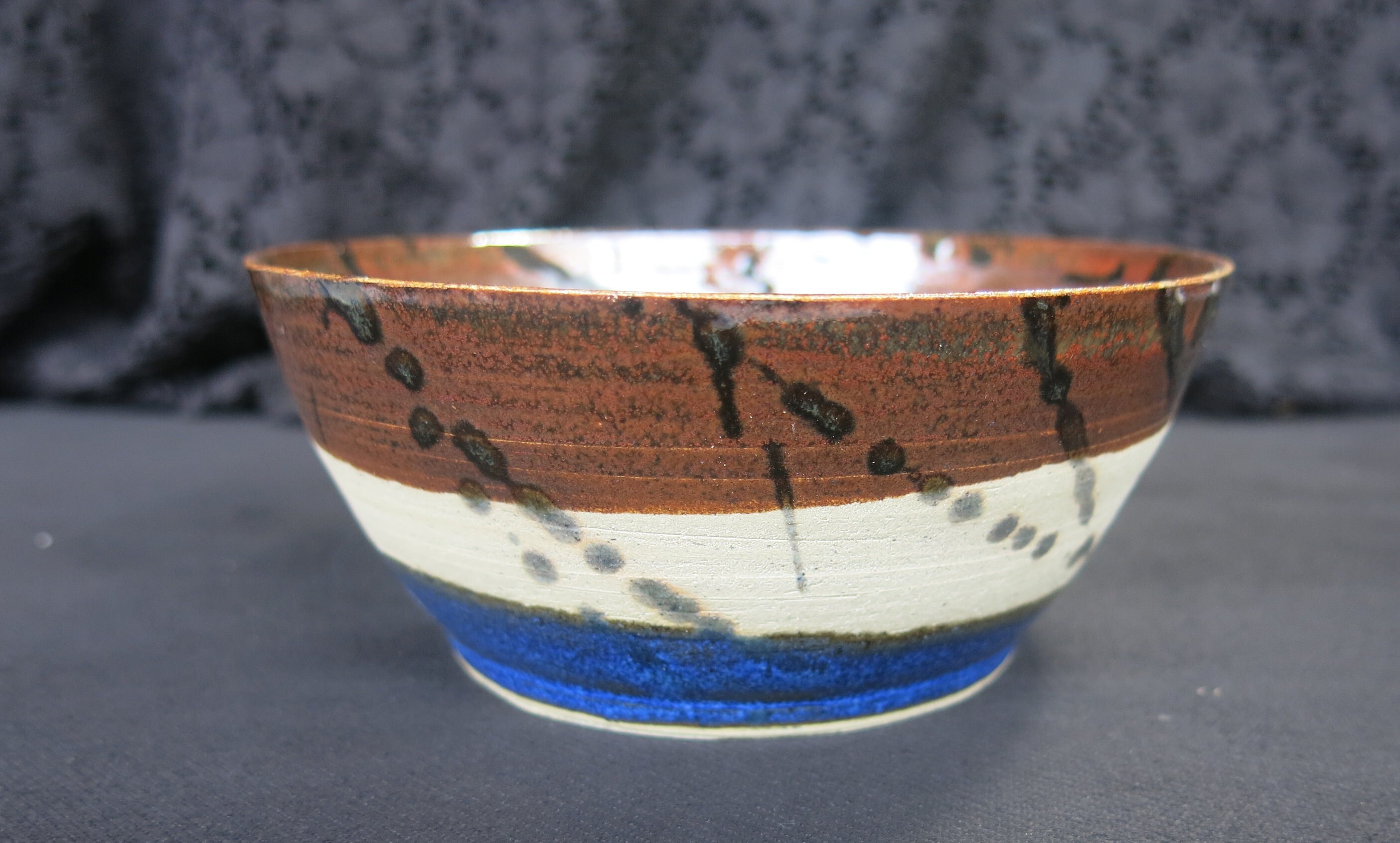 Bol en Grès Rouge Bleu et Noir Moucheté Fabrication Artisanale Francaise