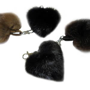 Nerzherz, Herzanhänger,Nerzanhänger, Nerzherzanhänger,Nerzschweif, Taschenanhänger,Charm, Schlüsselanhänger,Bommel,Pelzanhänger,Fellanhänger