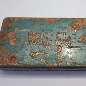 Vintage 1950s Green Metal Pocket Tackle Box FREE SHIPPING 