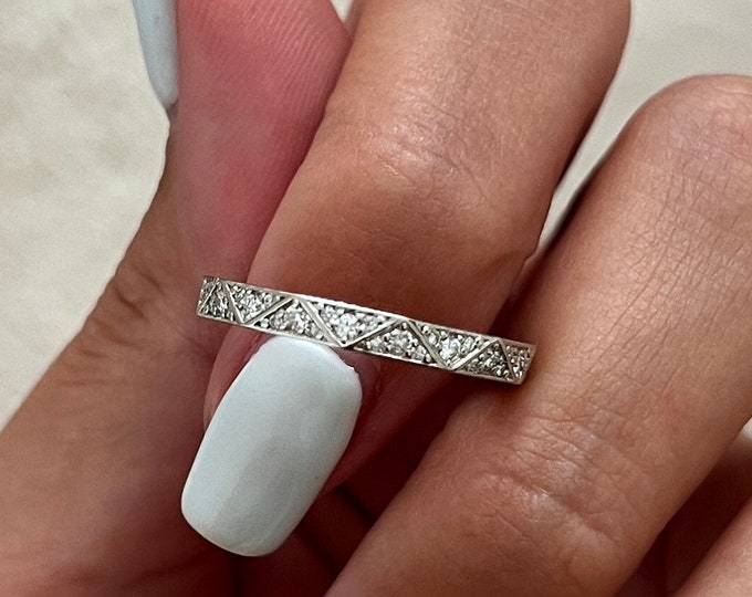 Triangle Wedding Ring / Vintage Wedding Band / Diamond Band / Milgrains / Two Tone Ring / Unique Diamond Ring / Two Toned Ring / 0.45 Carat