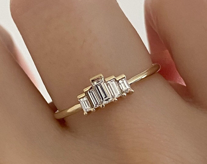 Art Deco Baguette Cut Diamond Engagement Ring / Asymmetric Baguette Ring / ArtDeco Ring / 14K 18K Gold / Bar Setting Baguette / Unique