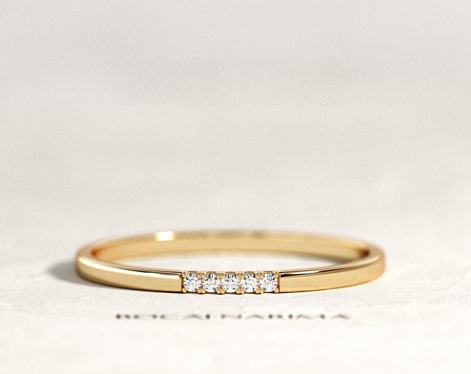 Diamond Wedding Band / 14K 18K Gold Pave Wedding Band / Micro Pave Band / Minimal Wedding Ring / Petite Diamond Band / Small Diamond Band