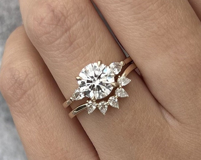 Three Stone Diamond Bridal Set / 1.5 CT Round Lab Grown Diamond Engagement Ring Set / Crown Wedding Band / 3 Stone Ring Set / Lab Diamond
