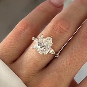 3 Carat Pear Cut E VVS2 Lab Grown Diamond Nature Inspired Engagement Ring / 14k Gold Twig Diamond Ring / Unique Proposal Ring / Yellow Gold