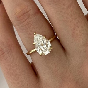 3 Carat Pear Shape E VS1 Lab Grown Diamond Engagement Ring / 14K Gold Minimalist Pear Solitaire Ring / 5 Prong Minimalist Proposal Thin Ring