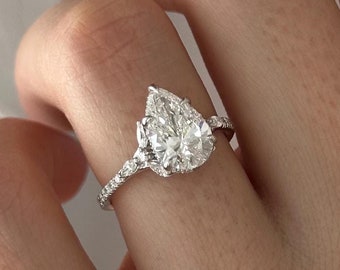 2 Carat Pear Cut Lab Grown Diamond Nature Inspired Engagement Ring in White Gold / Unique Leaf Proposal Ring / 18k White Gold / Platinum