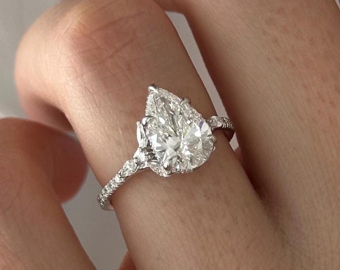 2 Carat Pear Cut Lab Grown Diamond Nature Inspired Engagement Ring in White Gold / Unique Leaf Proposal Ring / 18k White Gold / Platinum