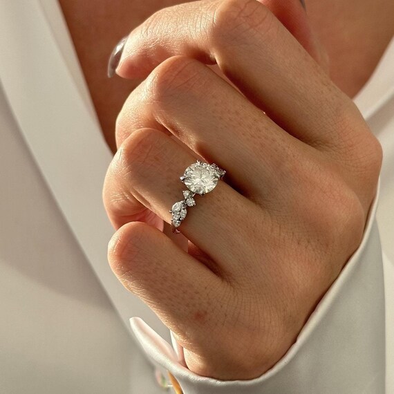 Anello di fidanzamento con diamante rotondo da carati, creato in