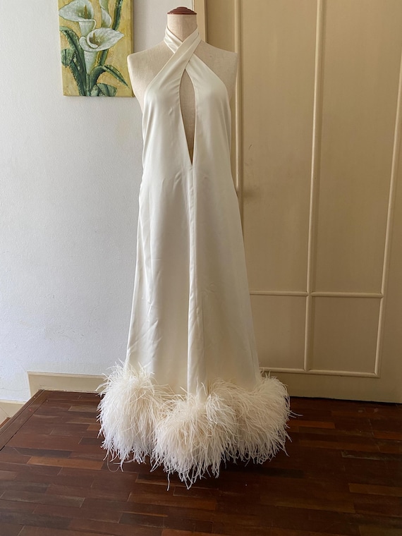 Cream feathers halter neck dress women for photo shoot,Custom wedding long dress,Modest wedding dress,Ball gown wedding dress,Evening dress