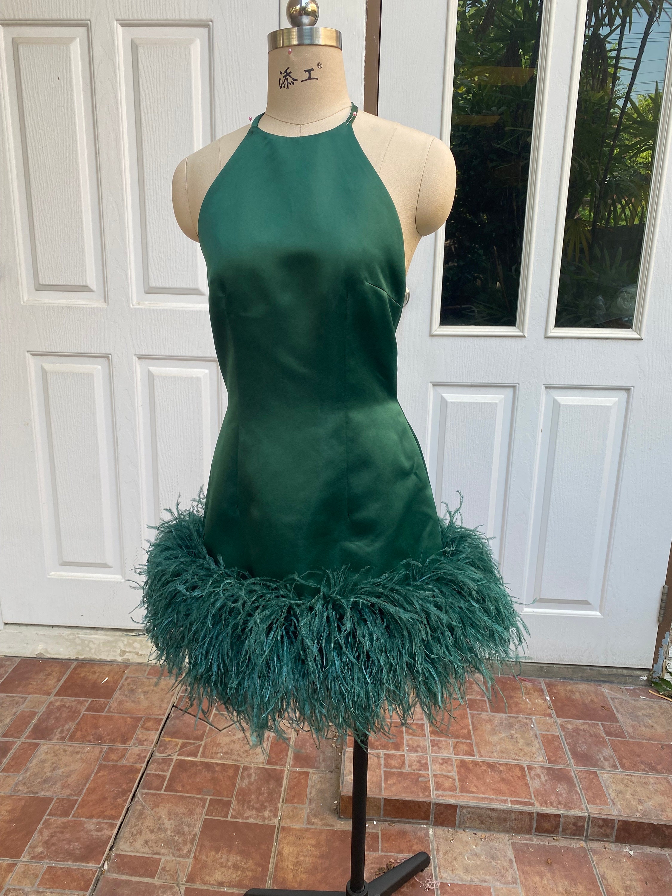 Emerald Green Feather Halter Neck Short Dress Wedding Dress Gown Plus Size Wedding Guest Dress Summer Women Open Back Wedding Dress Festive