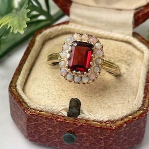 Second Hand 9ct Gold Garnet & Opal Rectangular Cluster Ring